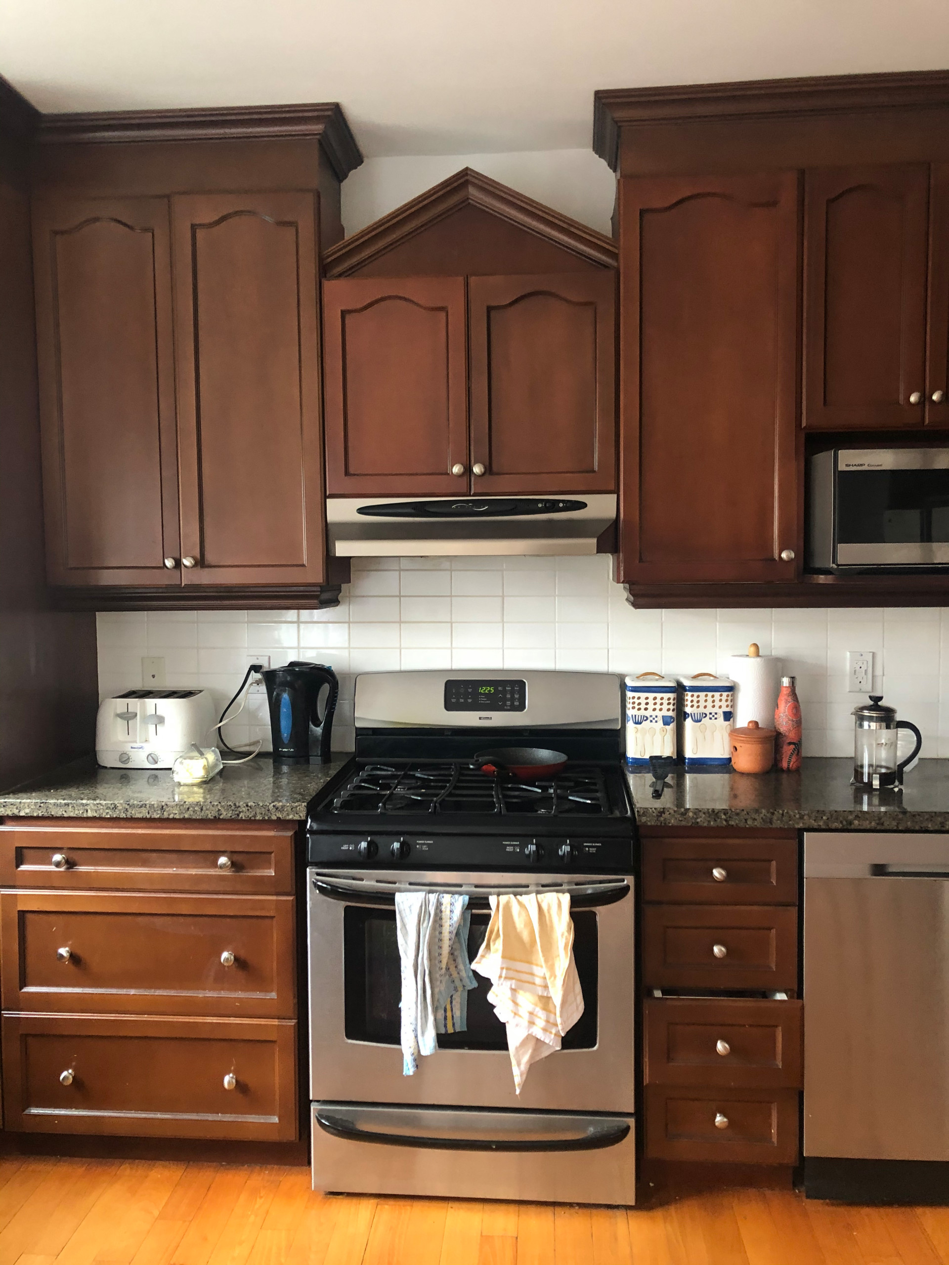 Mixed Medium Kitchen
