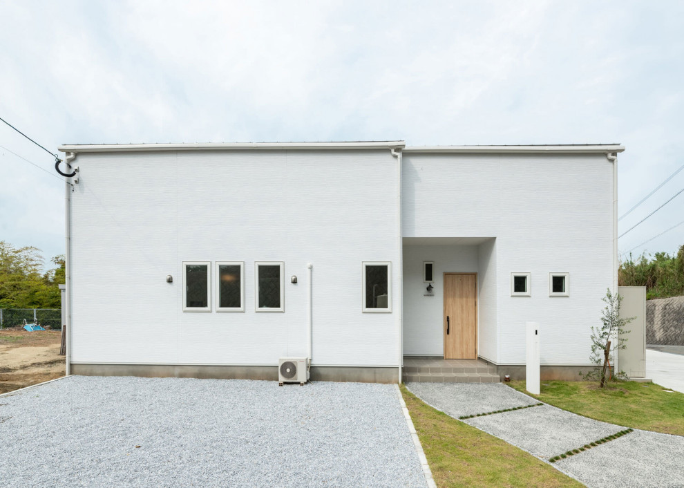 Scandinavian two-storey white exterior in Fukuoka.