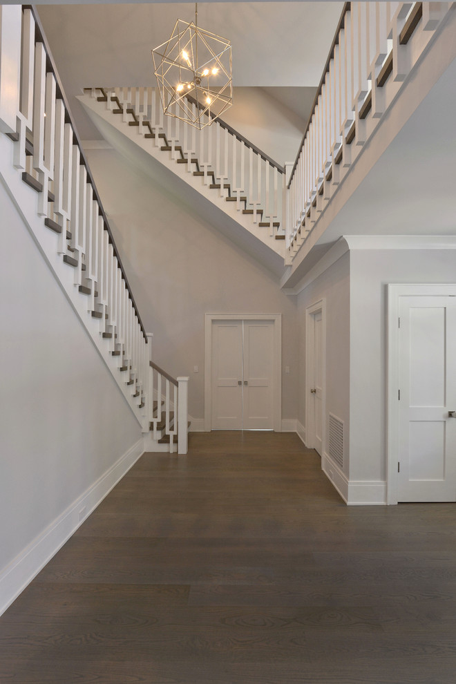 Example of a transitional hallway design in New York