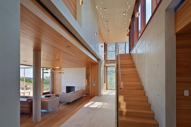 Hamptons Beach House costero-escalera