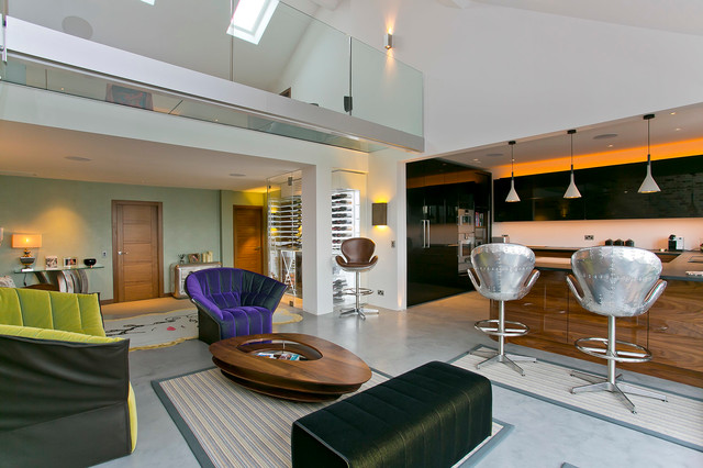 Wapping Warehouse Conversion London modern-vardagsrum