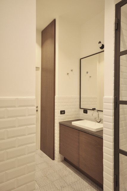 Stile industriale a Milano industrial-bathroom