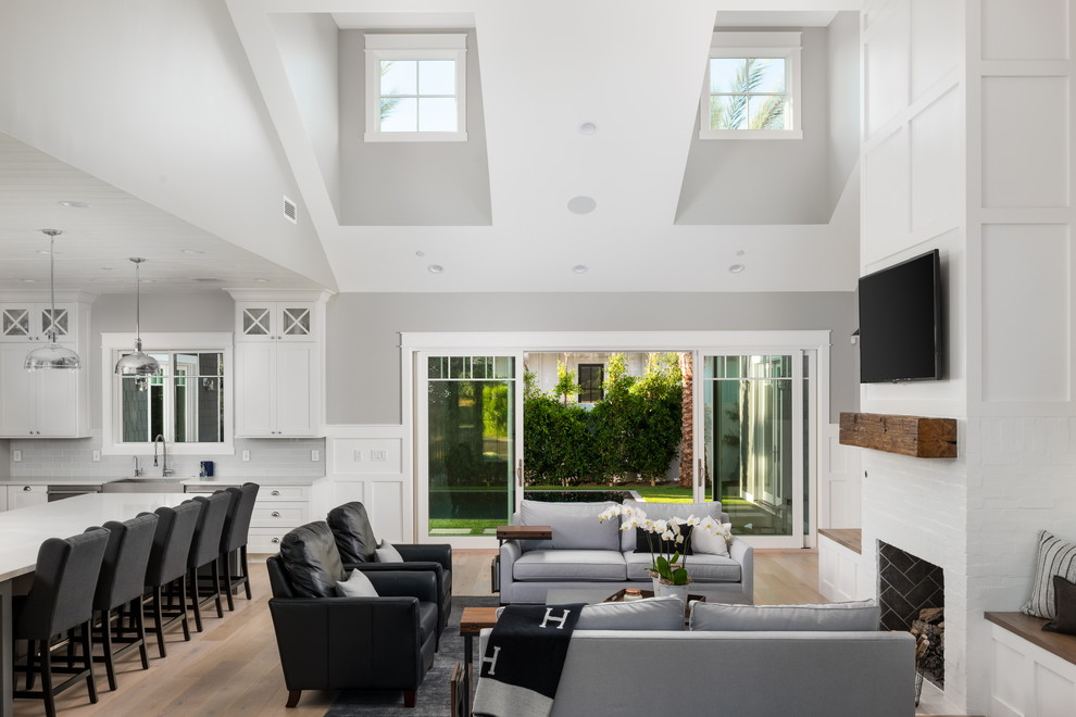Inspiration for a transitional home design remodel in Phoenix