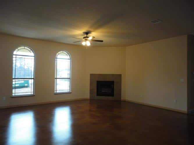 Transitional home design photo in Austin