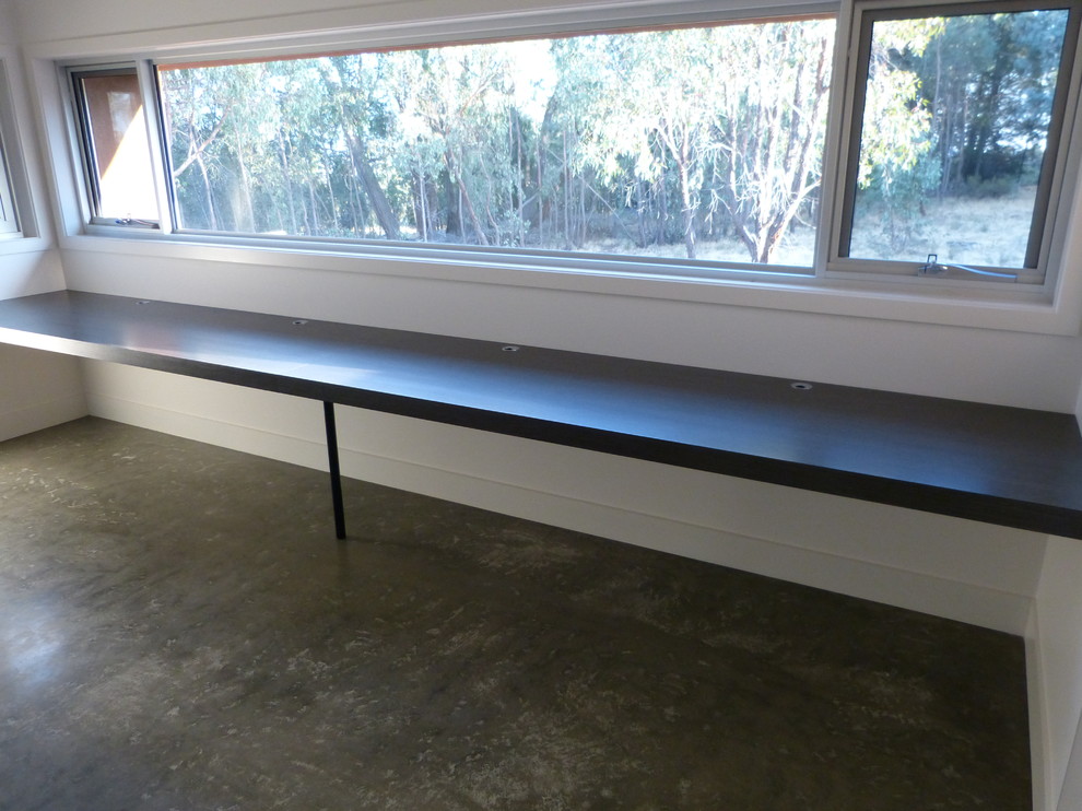 This is an example of an industrial home office in Melbourne.