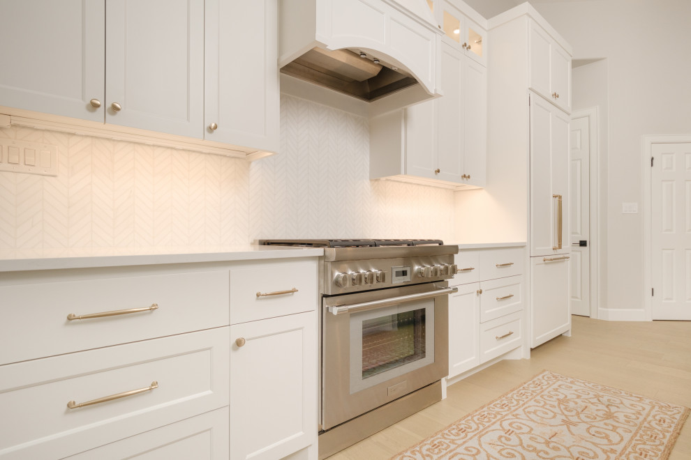 Inspiration for a transitional kitchen remodel in Austin