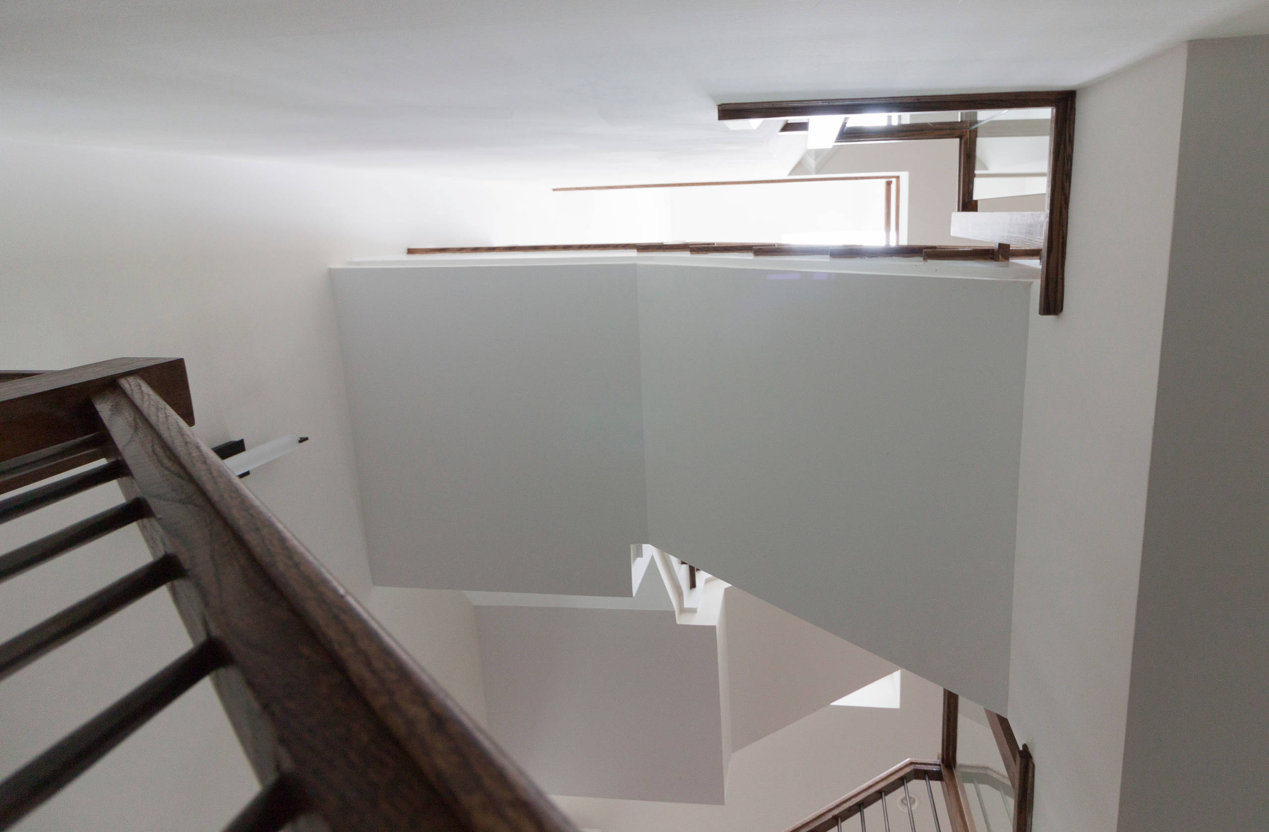 44_Clean and Contemporary Open Staircase, McLean, VA 22101