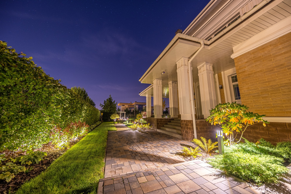 Ландшафтная подсветка участка в КП Ренессанс Парк