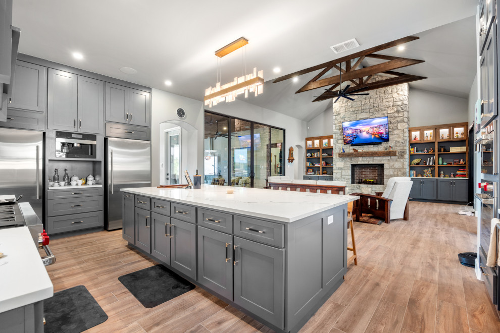 Kitchen - transitional kitchen idea in Austin