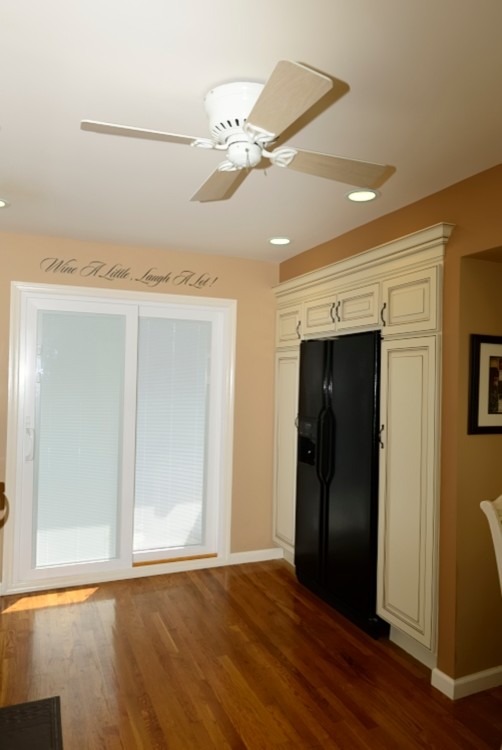 Example of a transitional home design design in New York