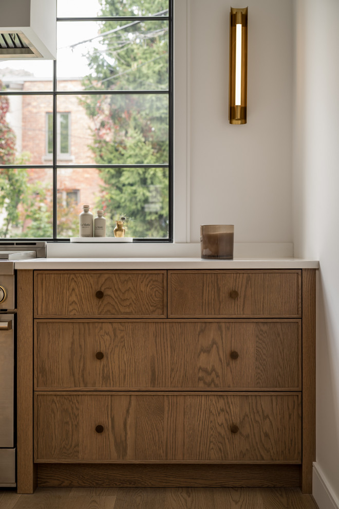 Warm Contemporary Kitchen Montreal