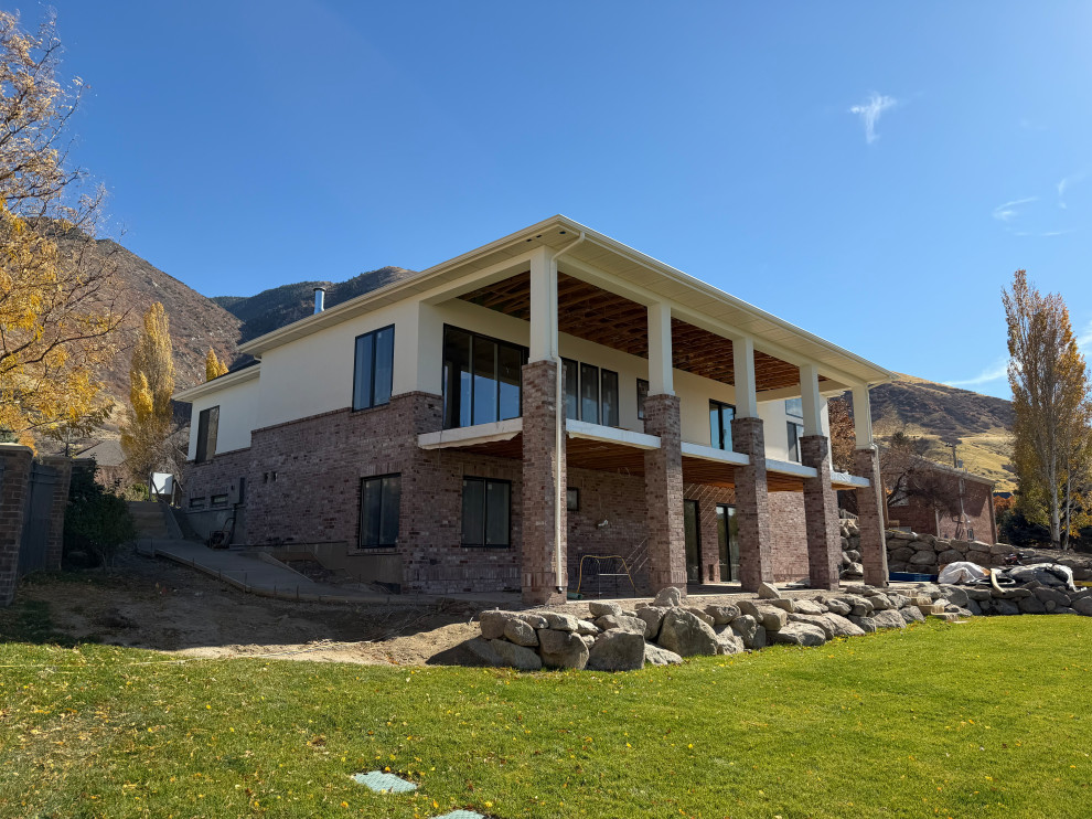 Utley Project-Multi-Gen Living and Expansive Garage