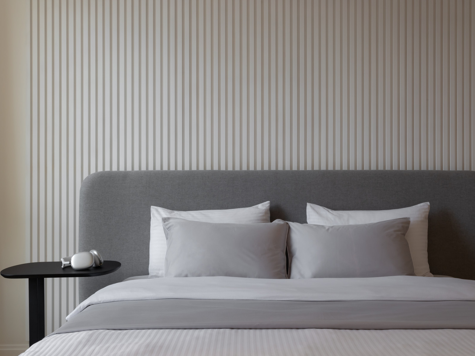 Графичный "Черно-белый" интерьер для студентки архитектурного ВУЗа