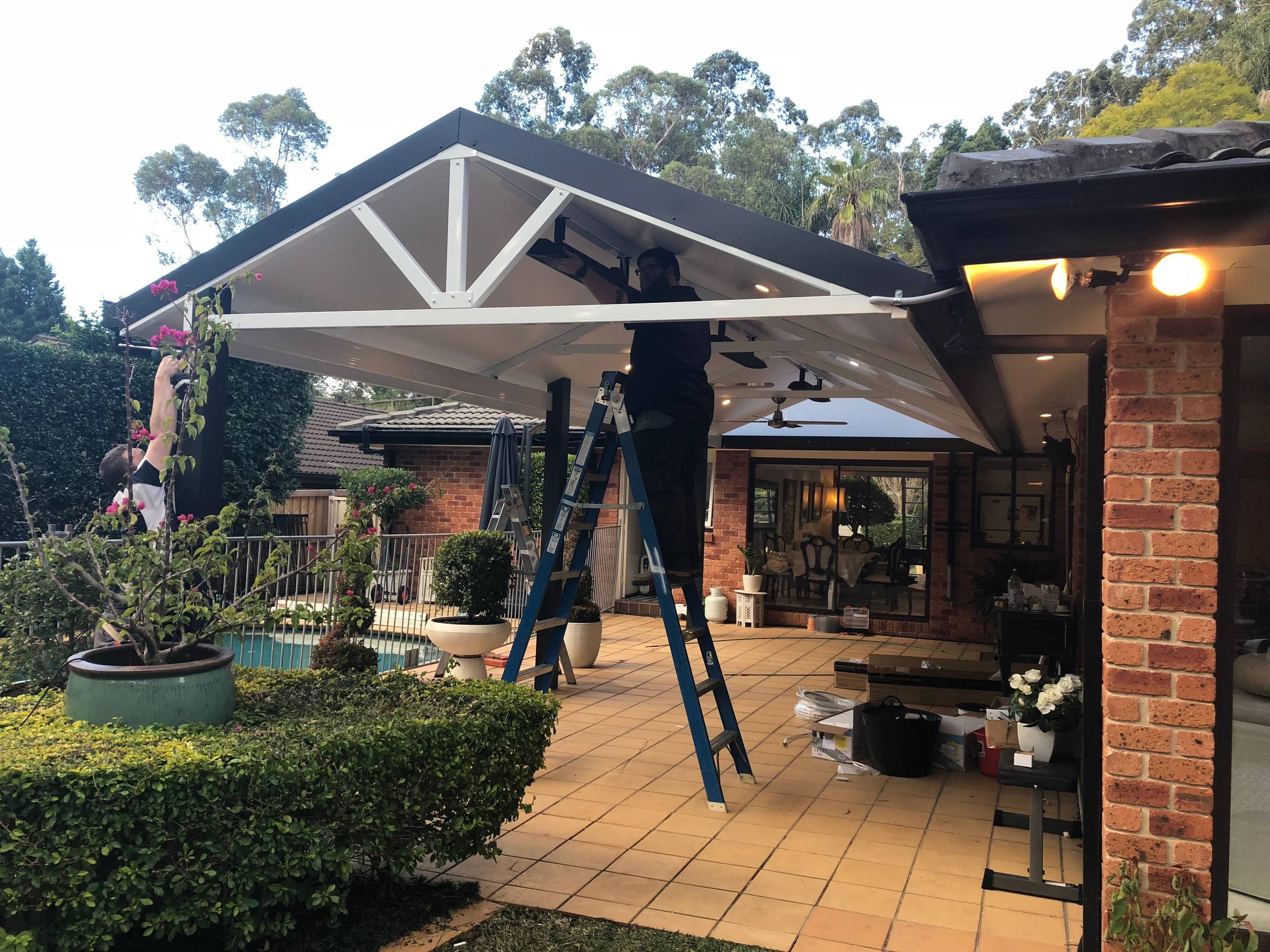 OUTDOOR ROOM - DOUBLES THE LIVING AREA