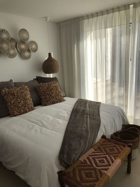 Villa Espagne contemporary-bedroom