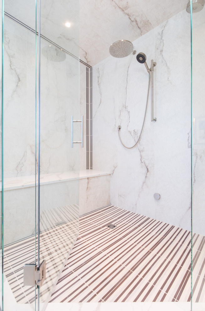 Bathroom - transitional bathroom idea in Calgary