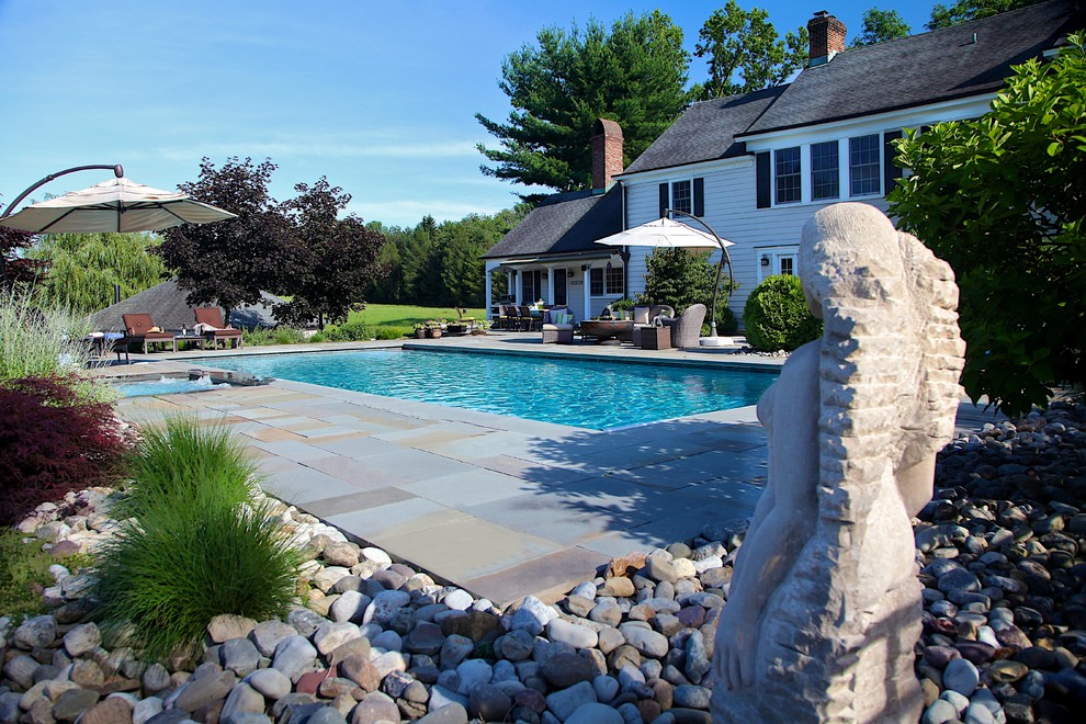 Example of a classic pool design in New York