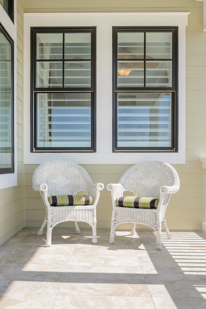 Design ideas for a beach style verandah in Jacksonville.