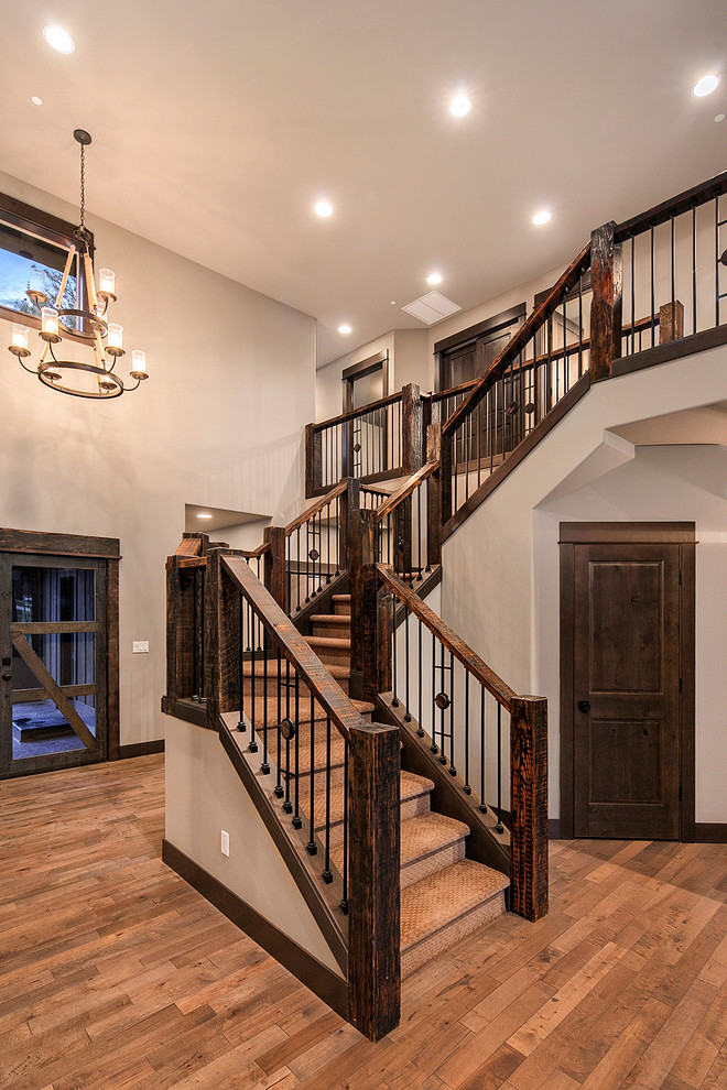Example of a mountain style staircase design in Seattle