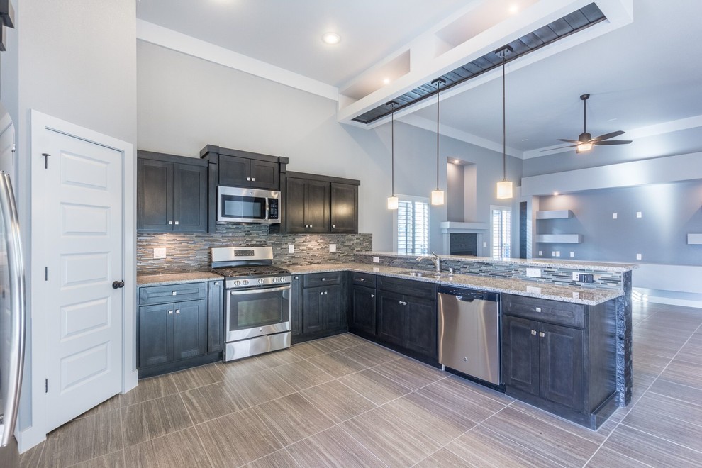 Transitional kitchen photo in Austin