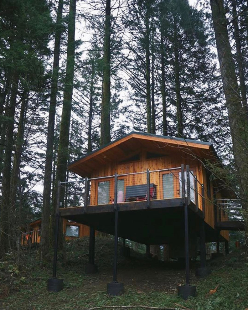 Is it cheaper to dig out a foundation or use pylons?