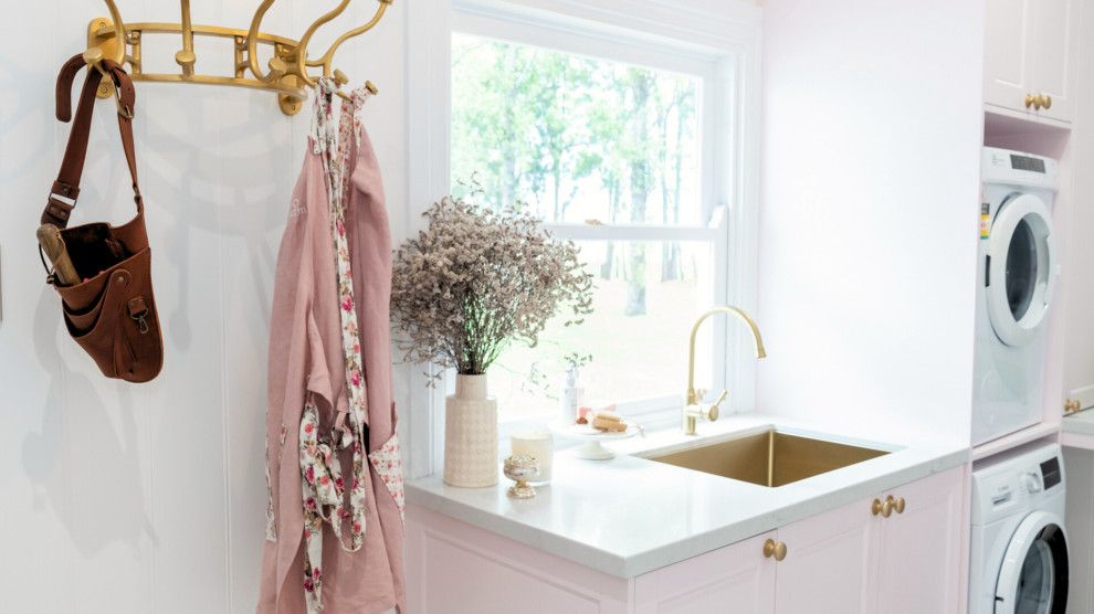 Design ideas for a transitional laundry room in Newcastle - Maitland.