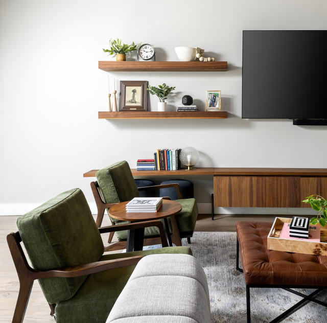 Cozy Mid Century Modern Family Room - ミッドセンチュリー