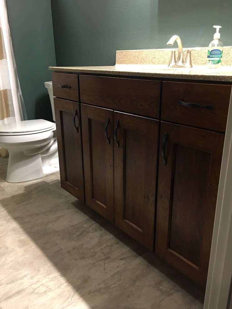 Bathroom - transitional bathroom idea