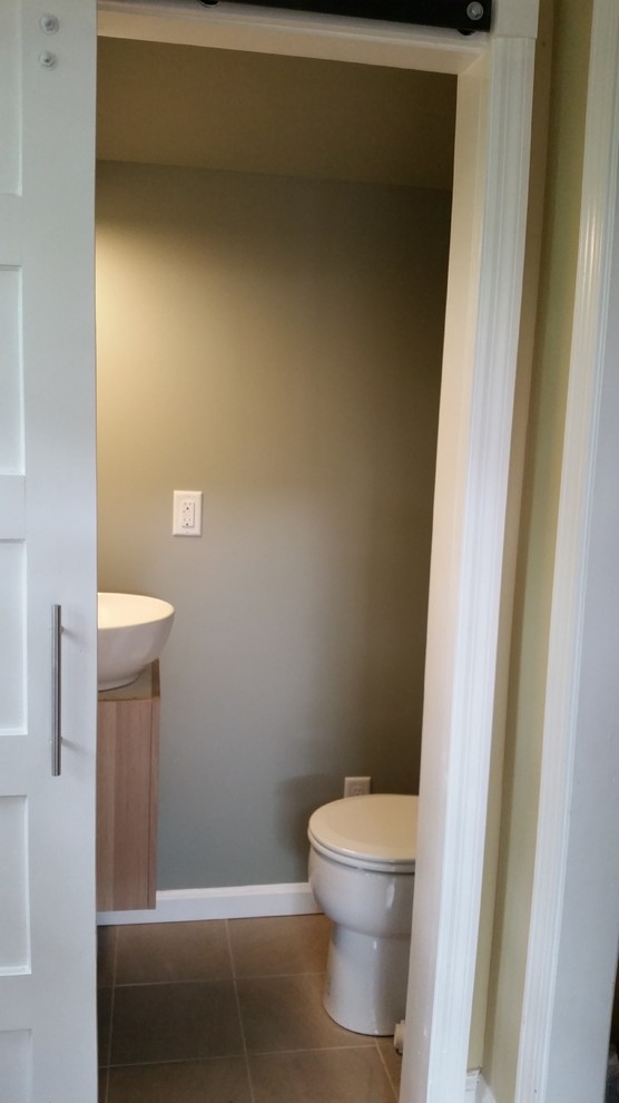 Inspiration for a small transitional detached studio / workshop shed remodel