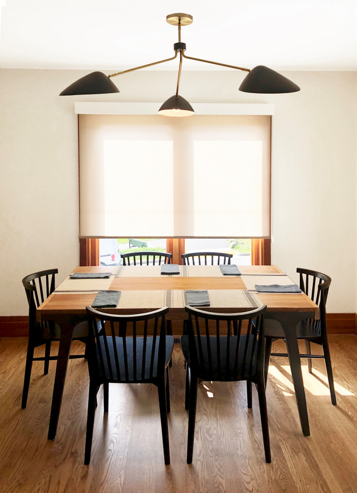 This is an example of a midcentury dining room in San Francisco.