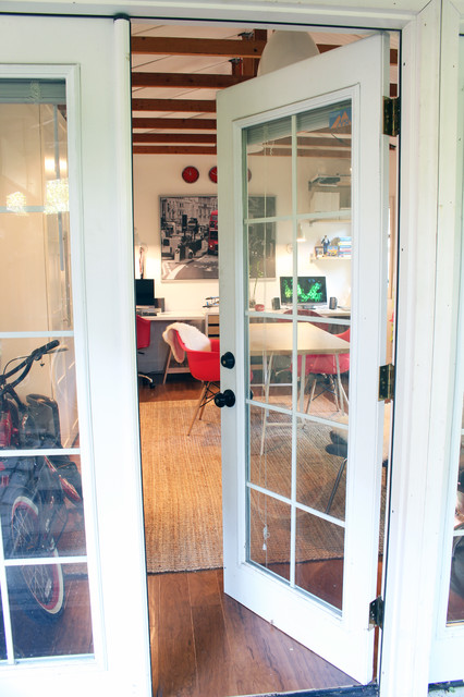 Garage conversion minimalistisch-arbeitszimmer