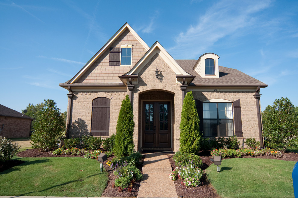 Home design - transitional home design idea