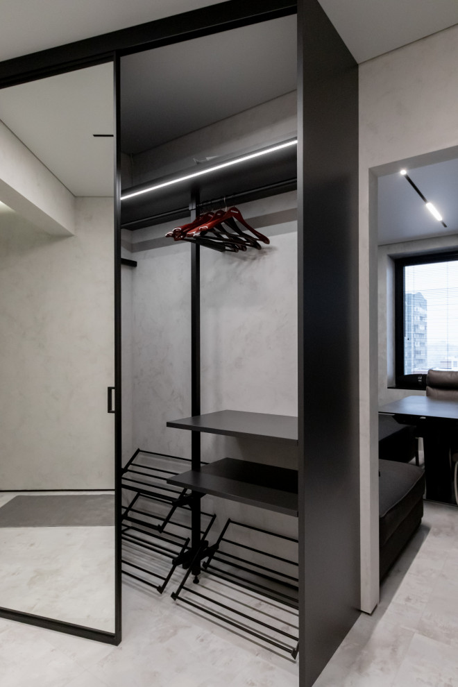 Угловой шкаф в прихожую с системой UNO raumplus