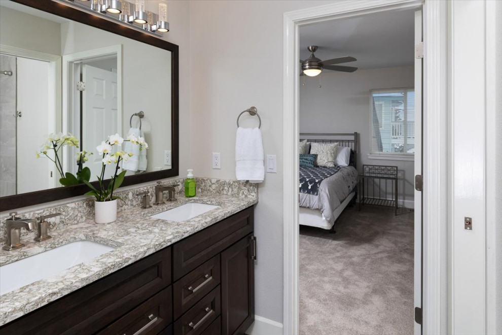 Bathroom - transitional bathroom idea
