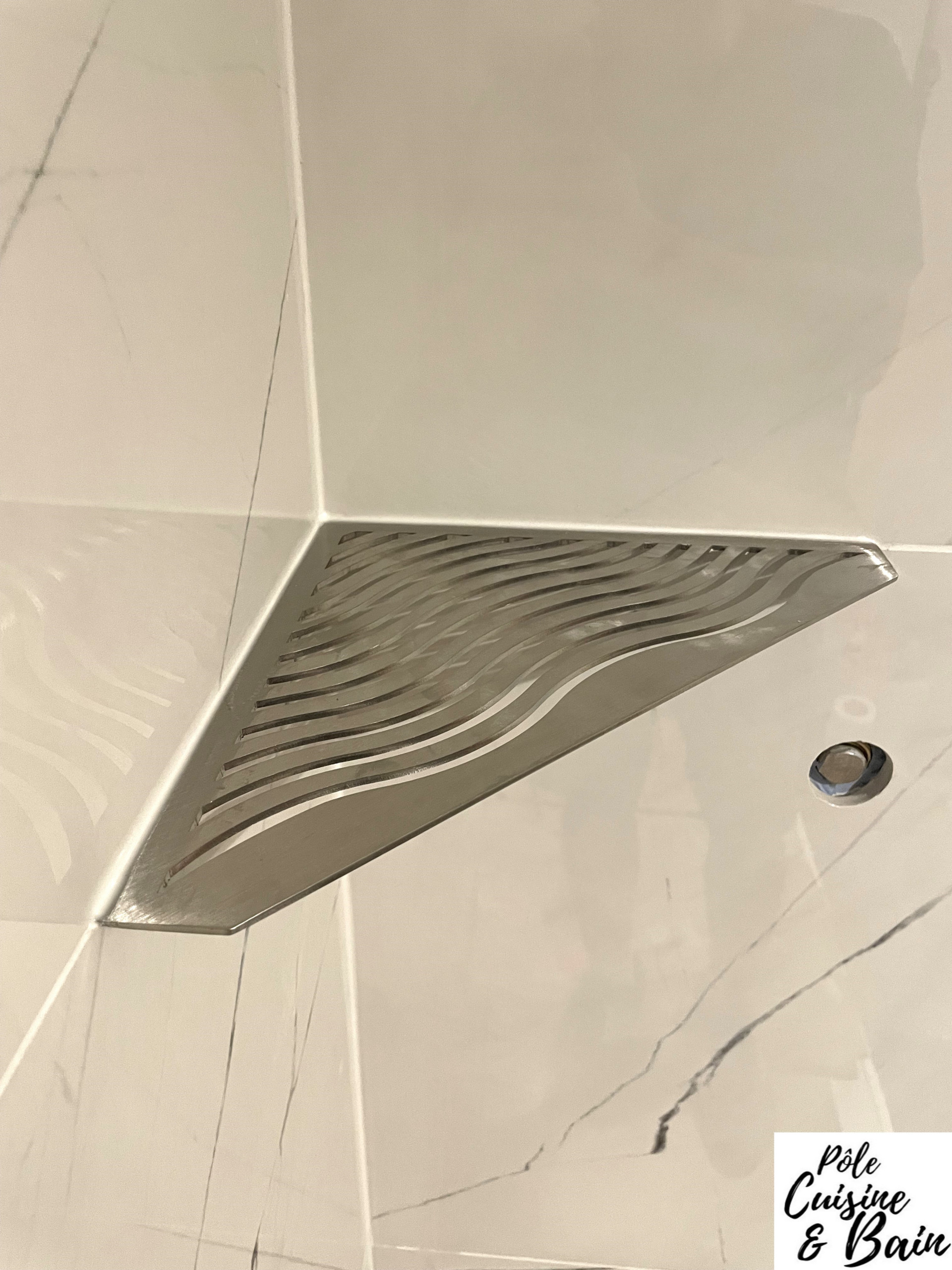 SALLE DE BAIN EN SALLE DE DOUCHE: baignoire transformée en receveur de douche