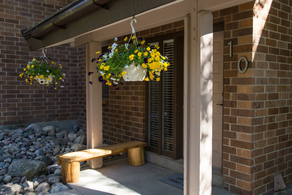 Entryway - rustic entryway idea