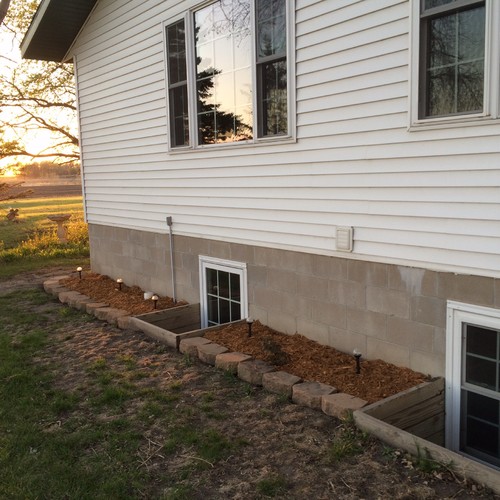 Third Color We Have A White House With Hunter Green Trim I Want To Paint The Foundation Blocks But Not Sure What Color