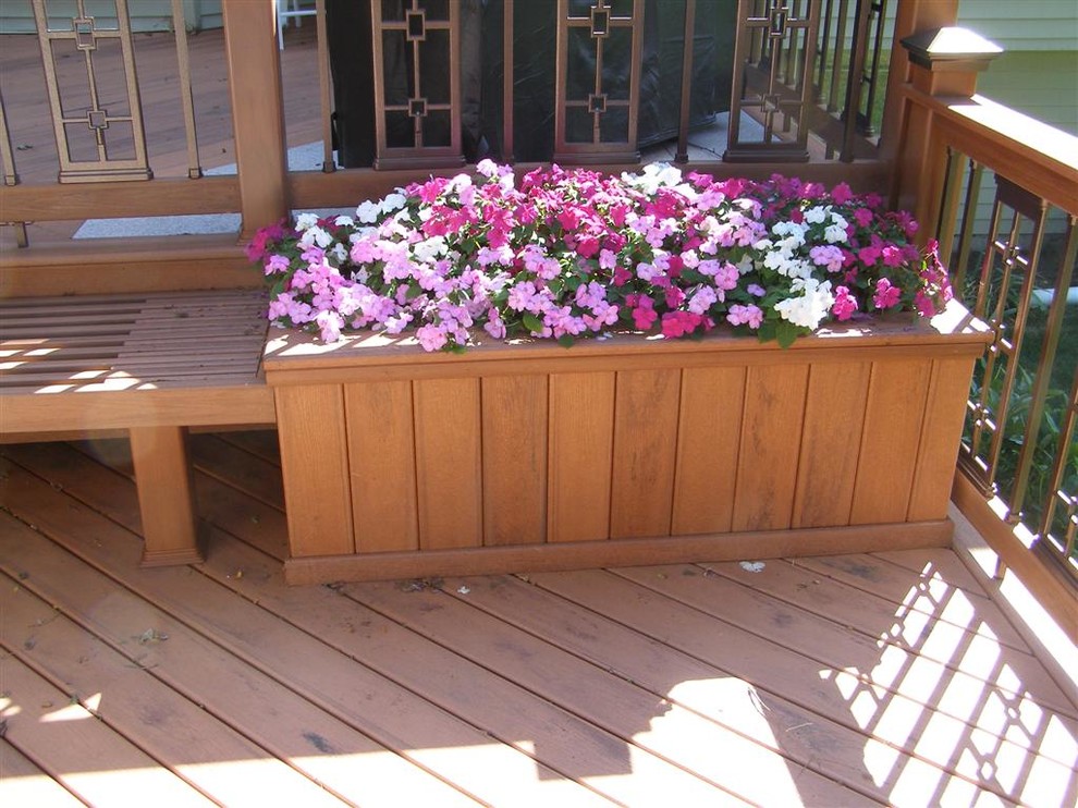 Deck - traditional deck idea in Chicago