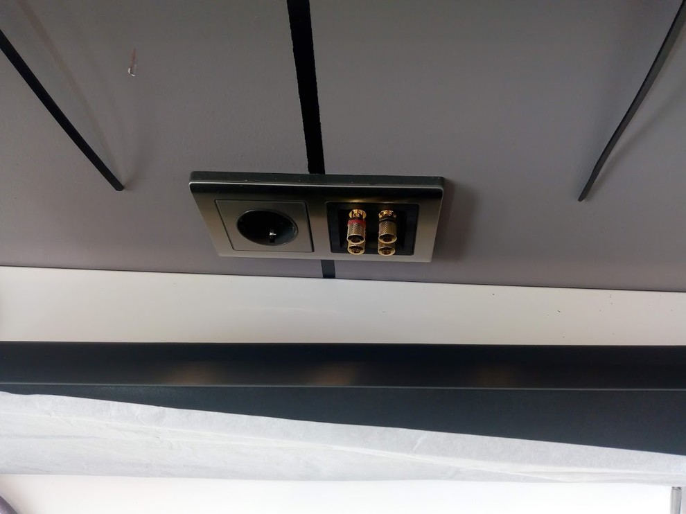 Домашний кинотеатр с тонкими АС