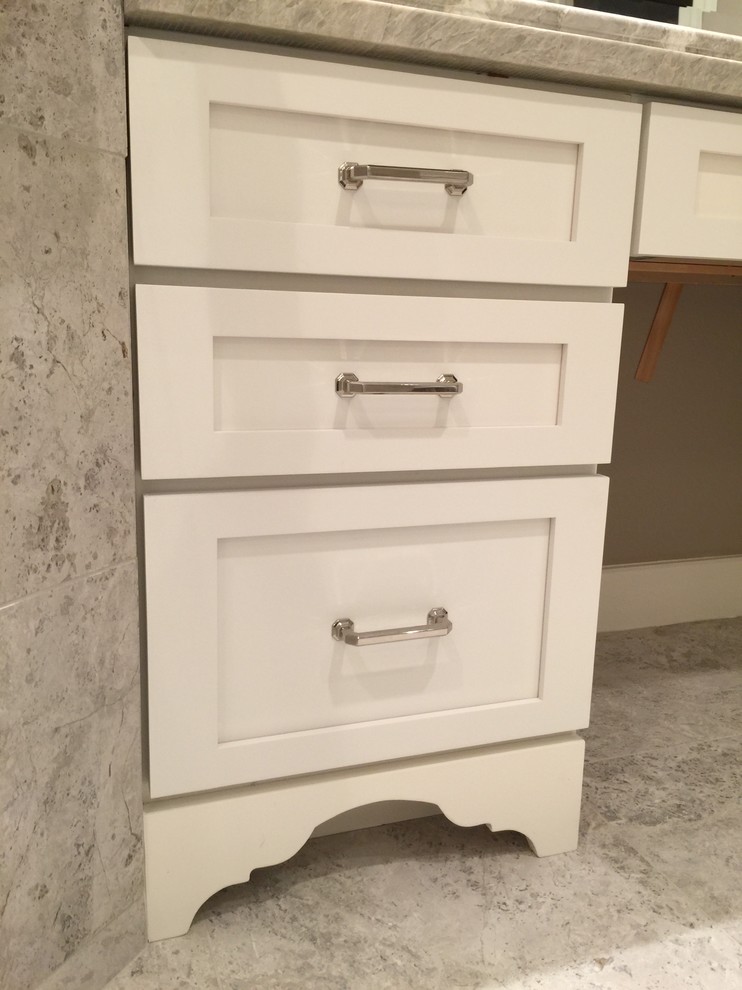 Williamsburg Grey Marble Bath