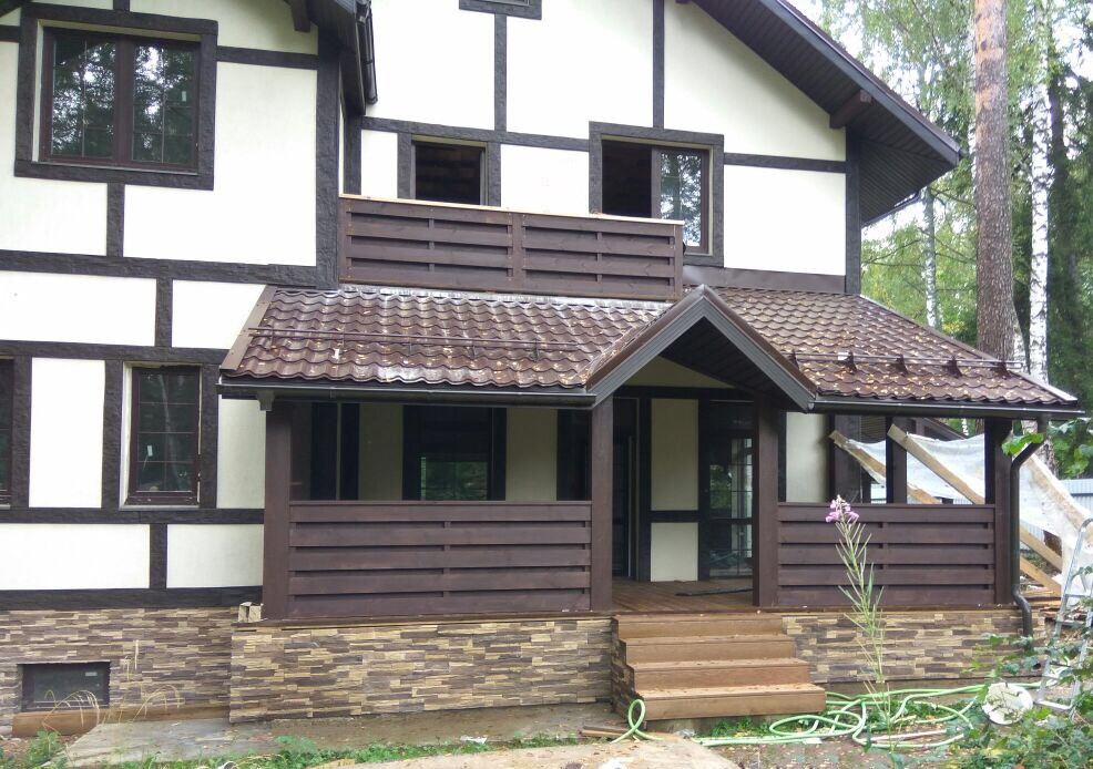 Отделка фасада загородного дома в Заветах Ильича