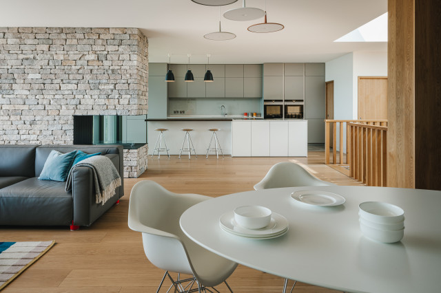 Waterside contemporaneo-comedor