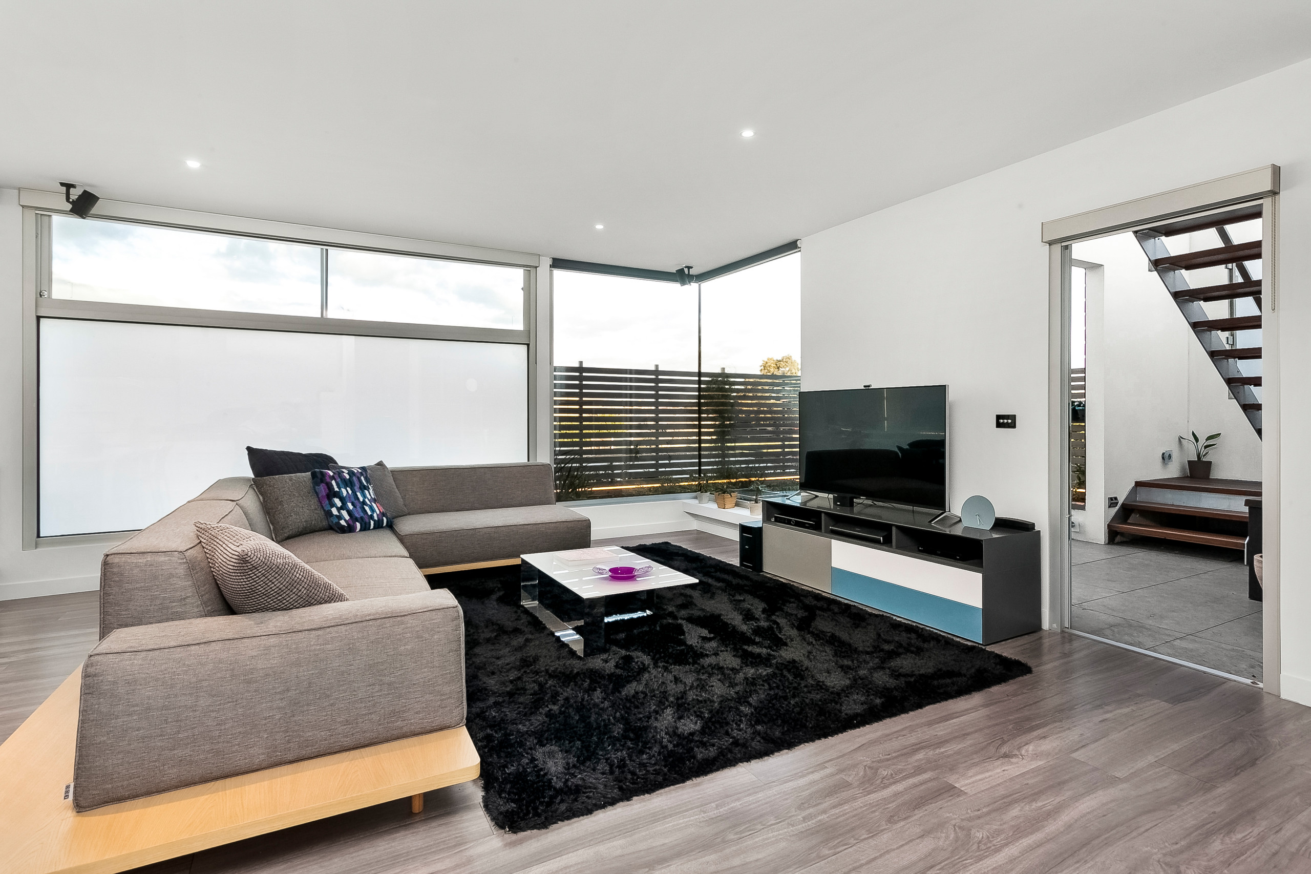 Contemporary Home with City View - Seddon