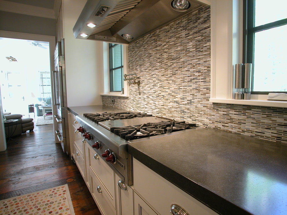 Photo of a traditional kitchen in Wilmington.