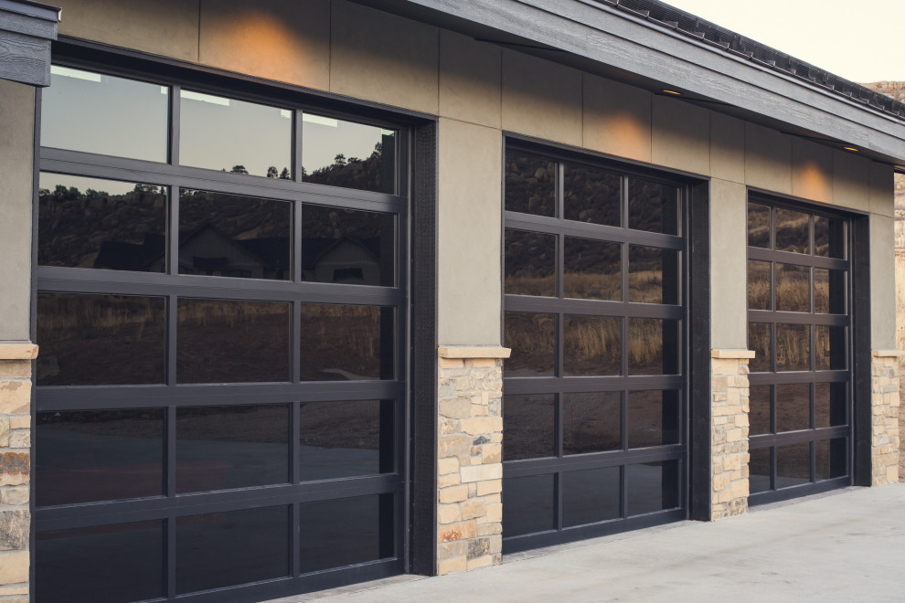Example of a minimalist home design design in Denver