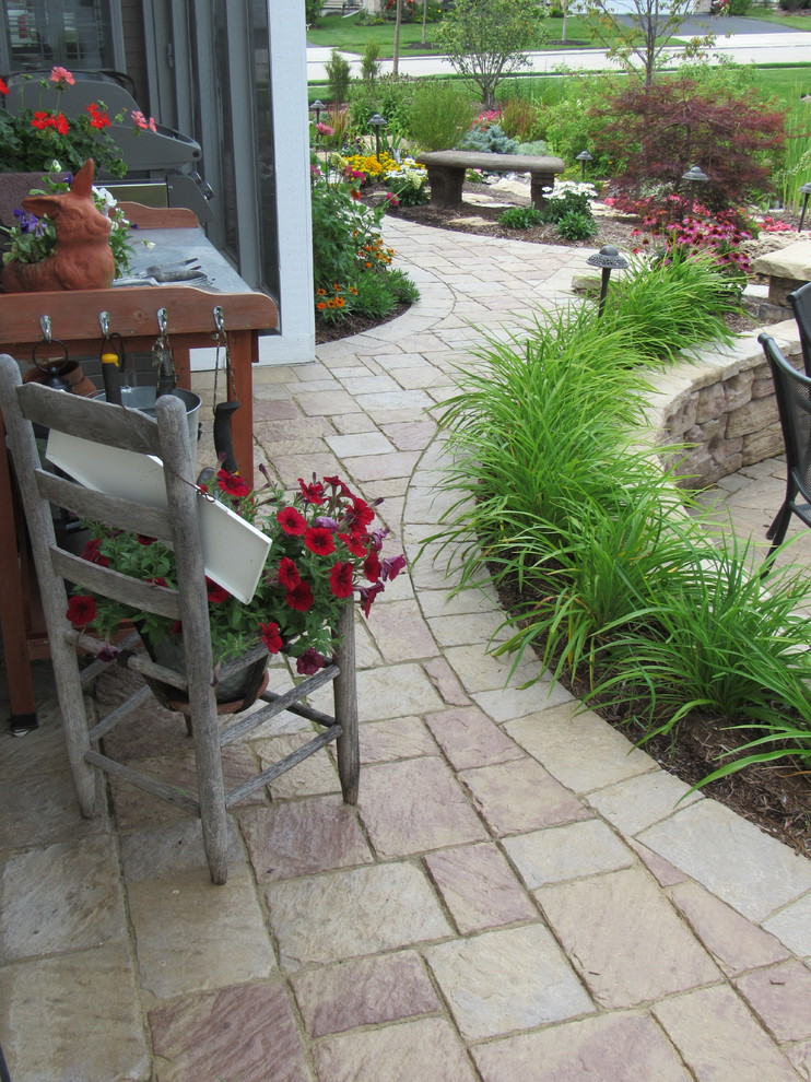Inspiration for a landscaping in Chicago.