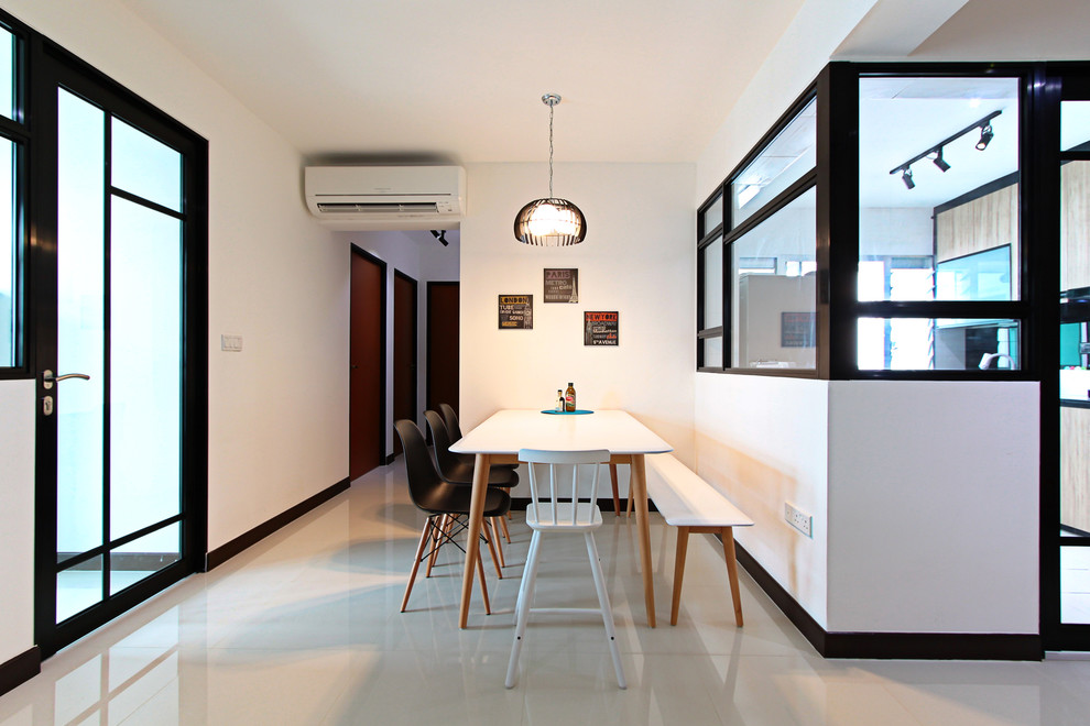 This is an example of a Scandinavian dining room in Singapore.