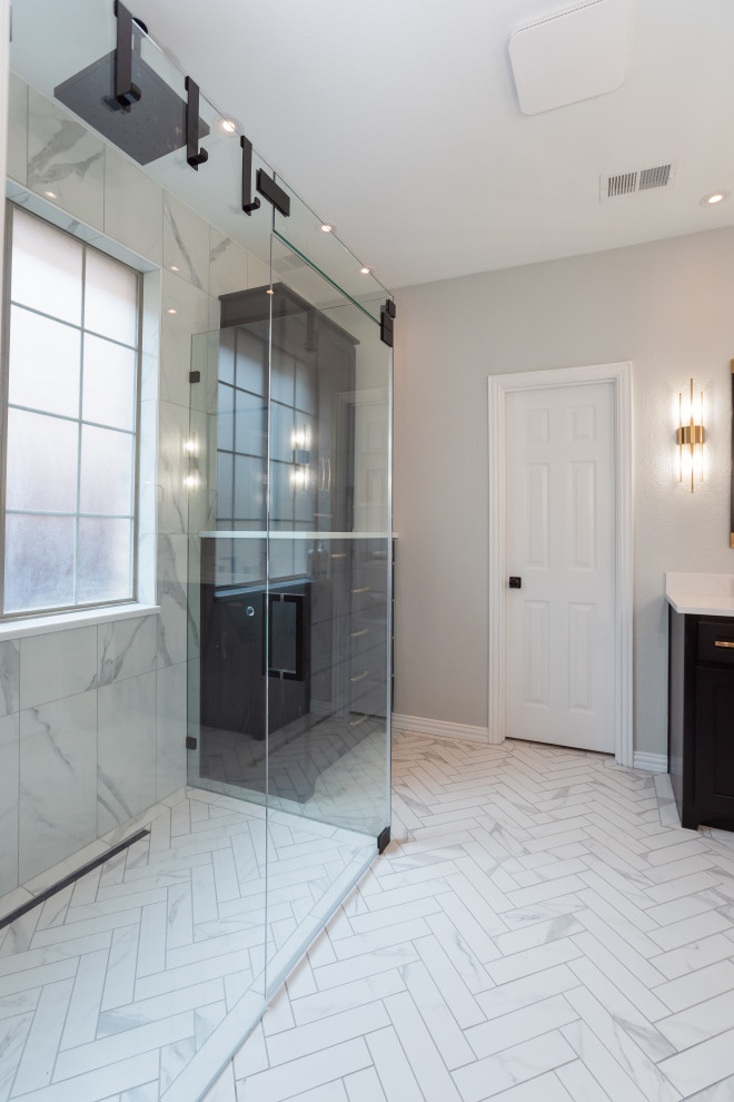 Black Locust | Master Bathroom