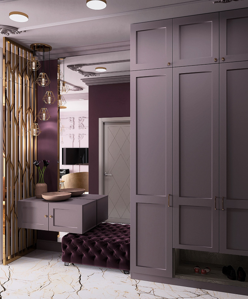 Прихожая для молодой женщины