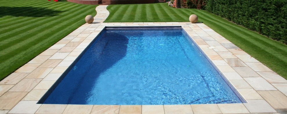 This is an example of a traditional pool in Rome.